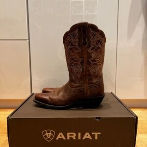 Ariat Round Up Square Toe Western Boot (Color: Ready Russet)